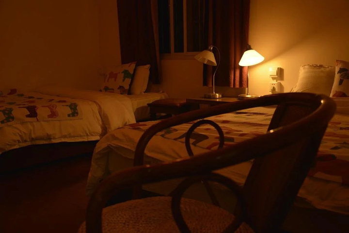Room 5 of 10