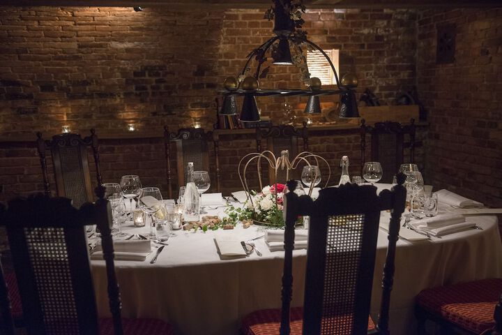 Dining 20 of 50