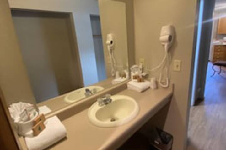 Room 226 of 390