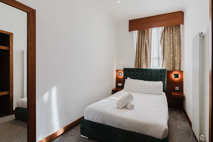 Room 30 of 125