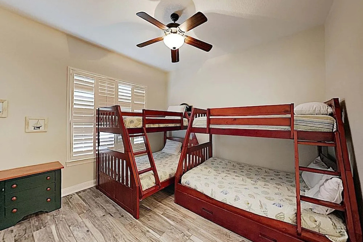 Room 5 of 17