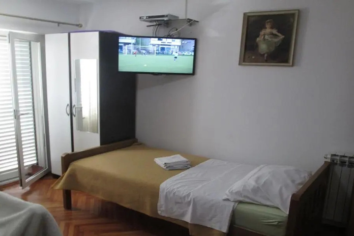 Room 2 of 17