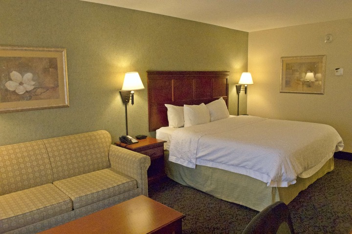 1 King Bed (3 of 13)