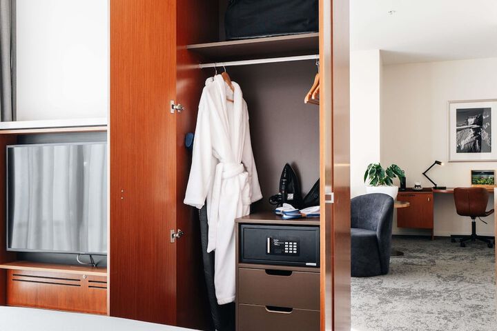 Room 14 of 65