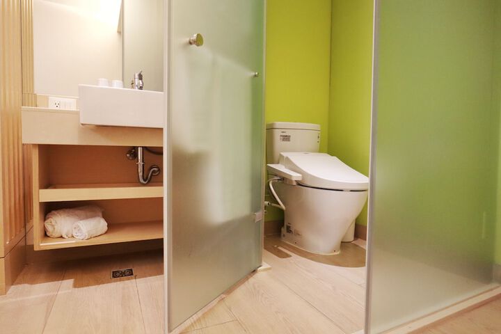 Room 20 of 34