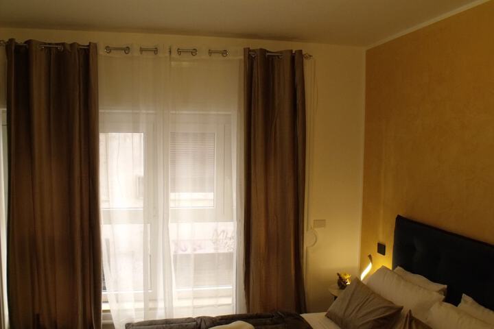 Room 4 of 30