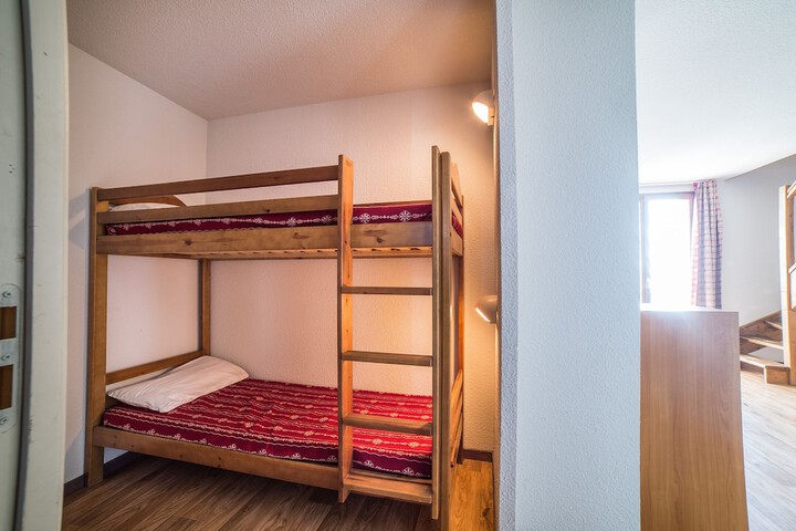 Room 7 of 42