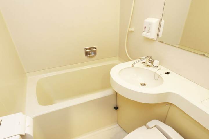 Room 12 of 22