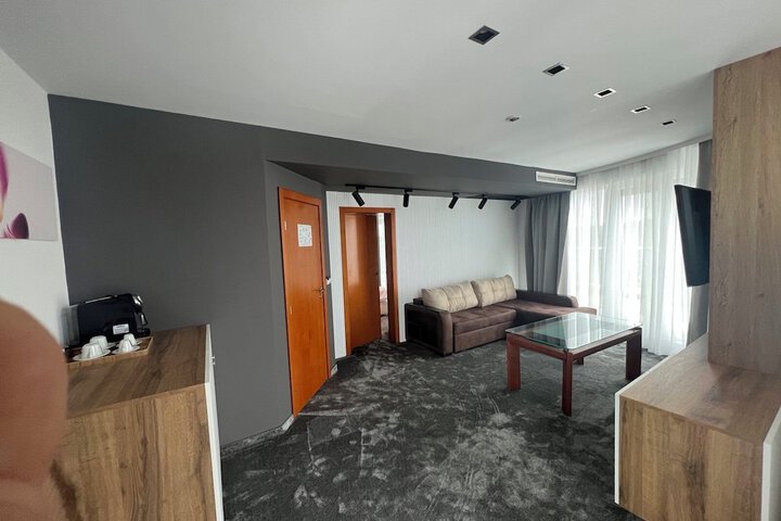 Room 19 of 85