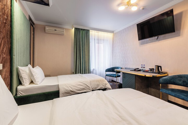Room 49 of 84