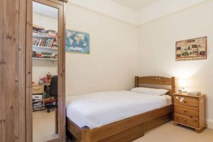 Room 7 of 26