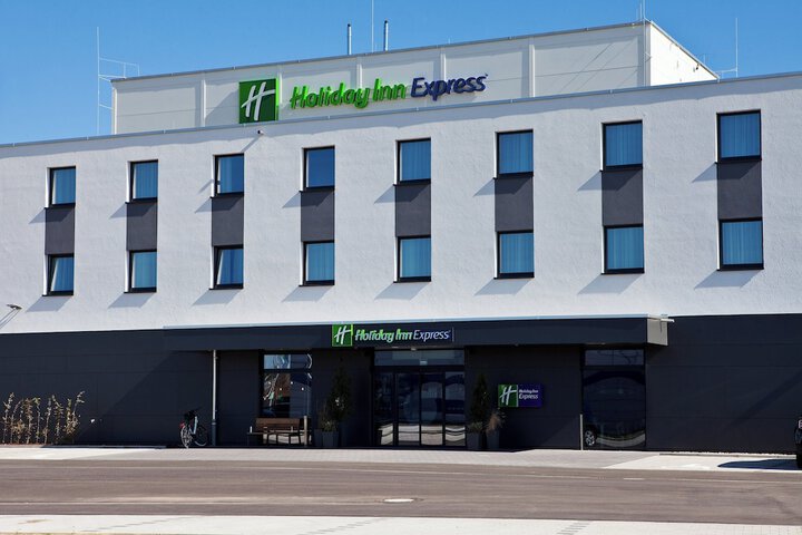 Hotel 64 of 64