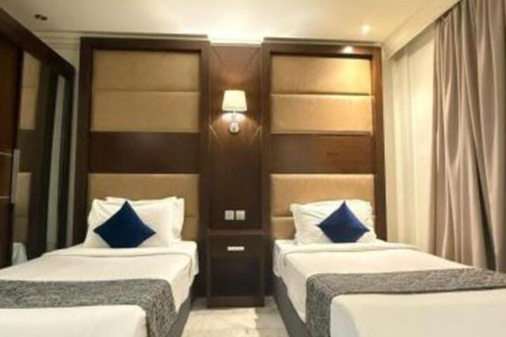 Room 11 of 51