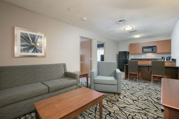 Suite 2 Queen Beds Sofa Bed Microwave and Refrigerator Full Breakfast (39 of 59)