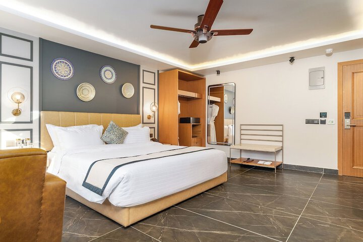 Room 6 of 45