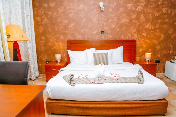 Room 34 of 159