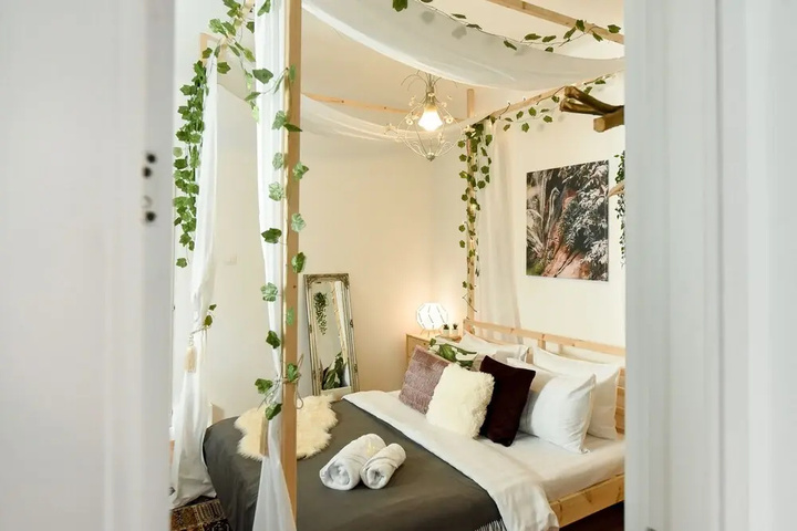 Room 4 of 22