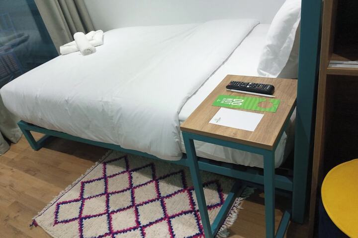 Room 12 of 18