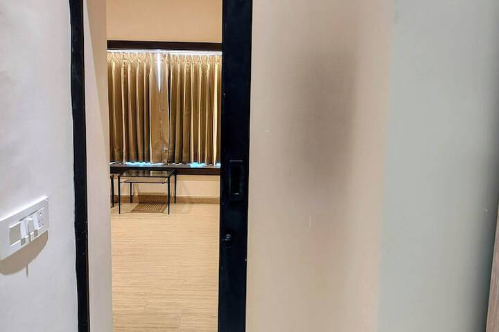 Room 30 of 115