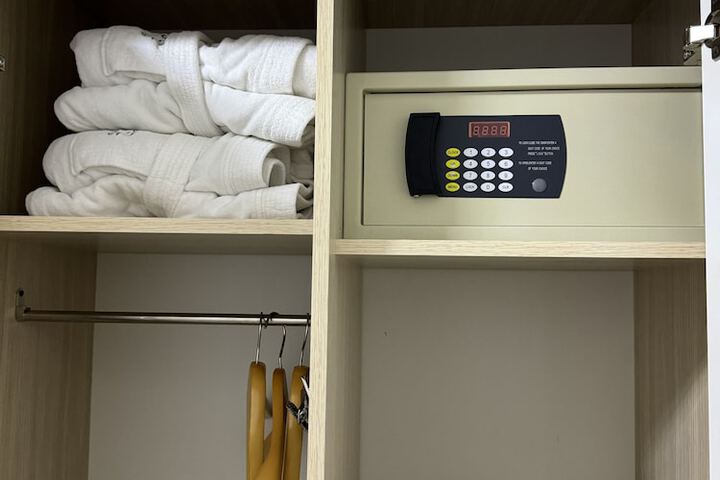 Room 13 of 46