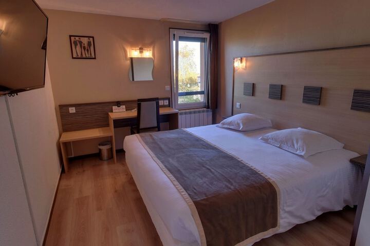 Room 4 of 38