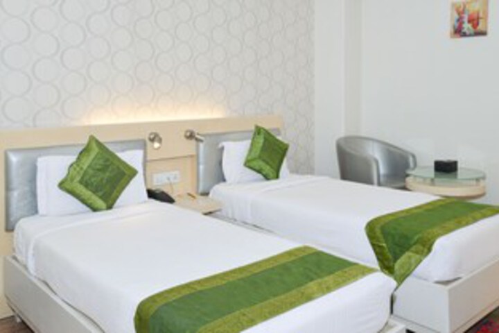 Room 5 of 27