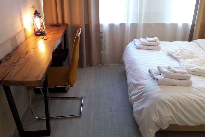 Room 7 of 11