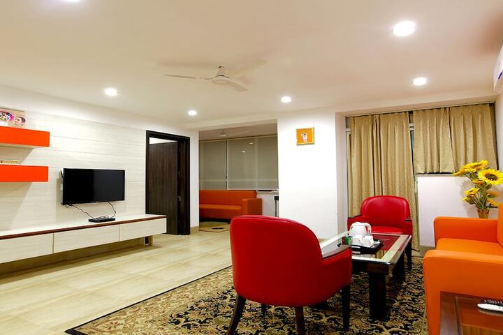 Room 13 of 19