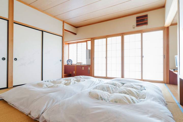Room 5 of 50