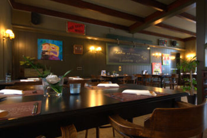 Dining 45 of 48