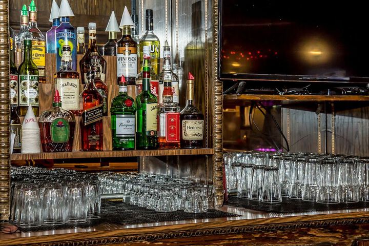 Sports bar