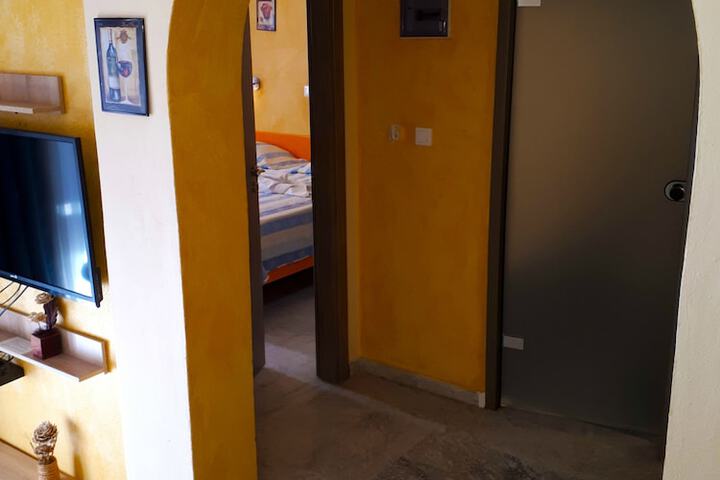 Room 23 of 53