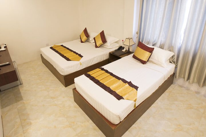 Room 6 of 35