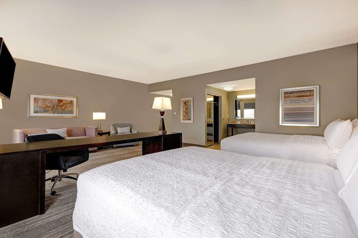 2 Queen Beds Accessible (1 of 11)