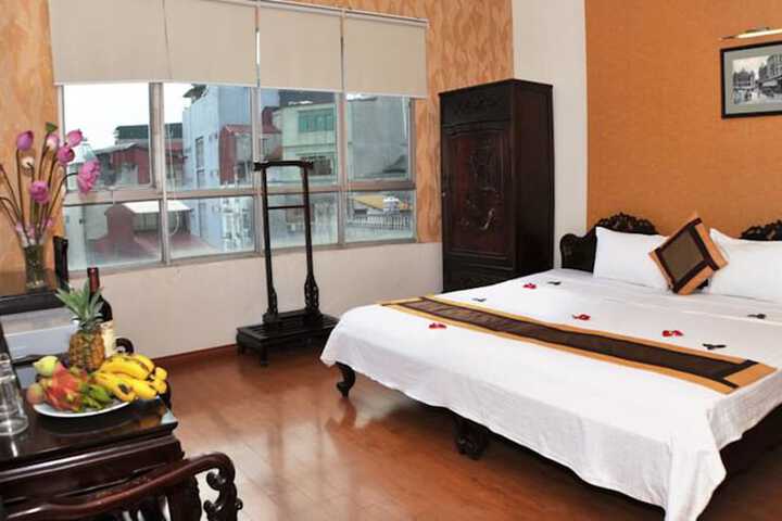 Room 15 of 38