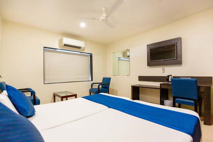 Room 15 of 34