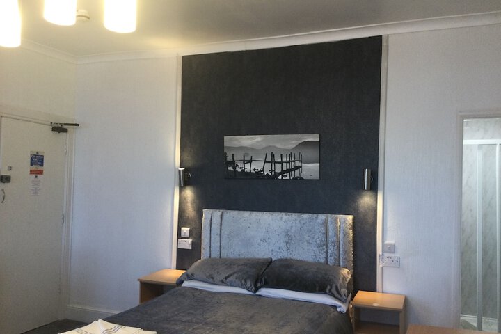 Room 54 of 170