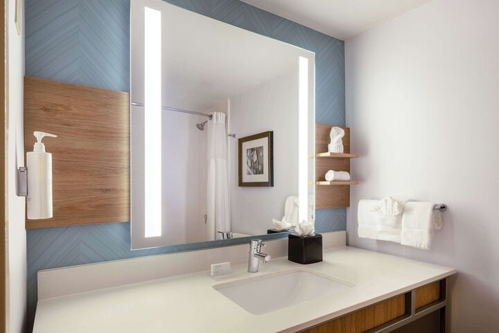 Room 28 of 44