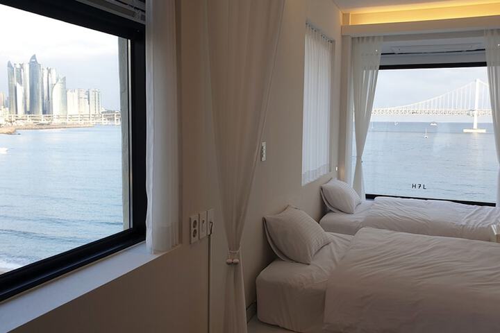 Room 30 of 72