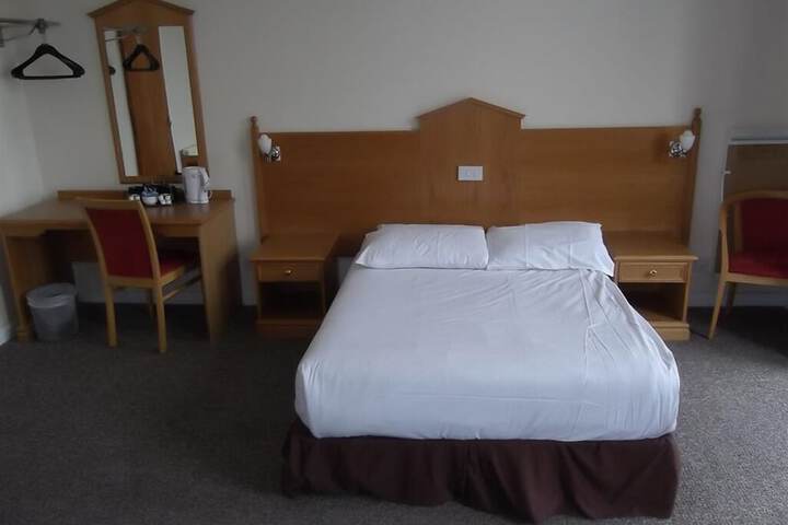 Room 17 of 49