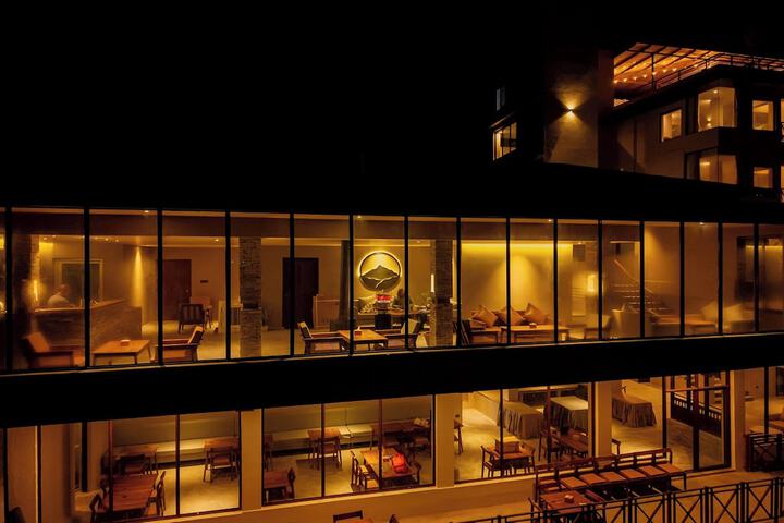 Dining 51 of 132