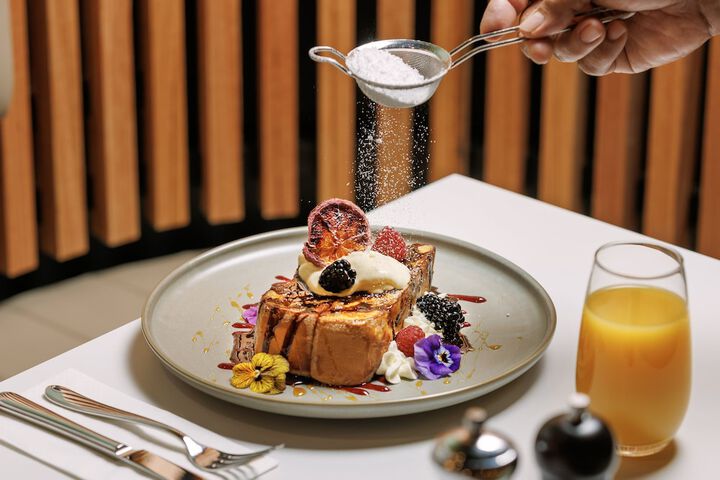 Dining 46 of 101