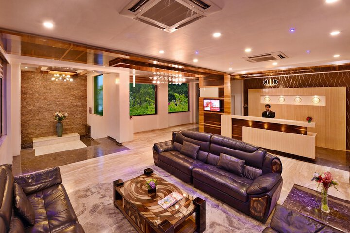 Entrance & Lobby