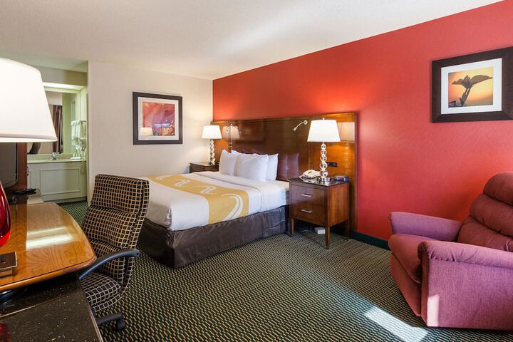 Room 19 of 38