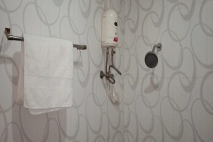 Room 4 of 25