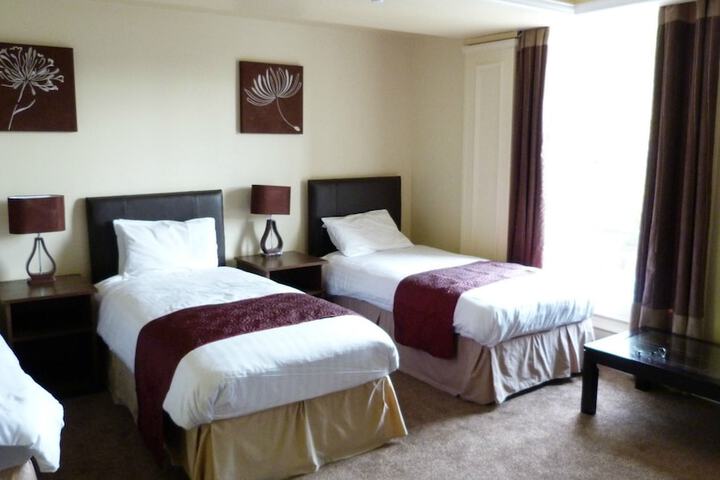 Room 13 of 34