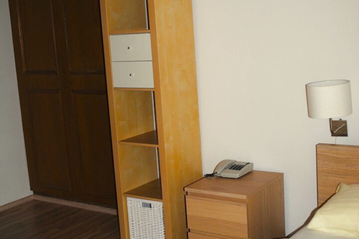 Room 24 of 61