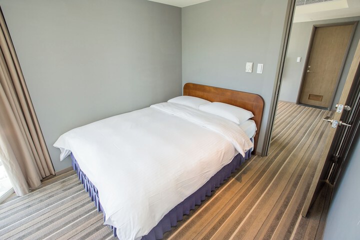 Room 4 of 38