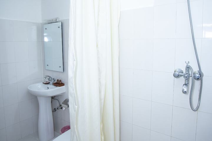 Room 25 of 64