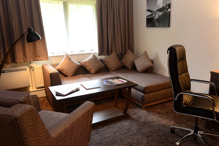 Room 10 of 88